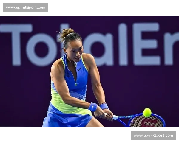 郑钦文新战靴亮相！今夜对决莱巴金娜冲击冠军